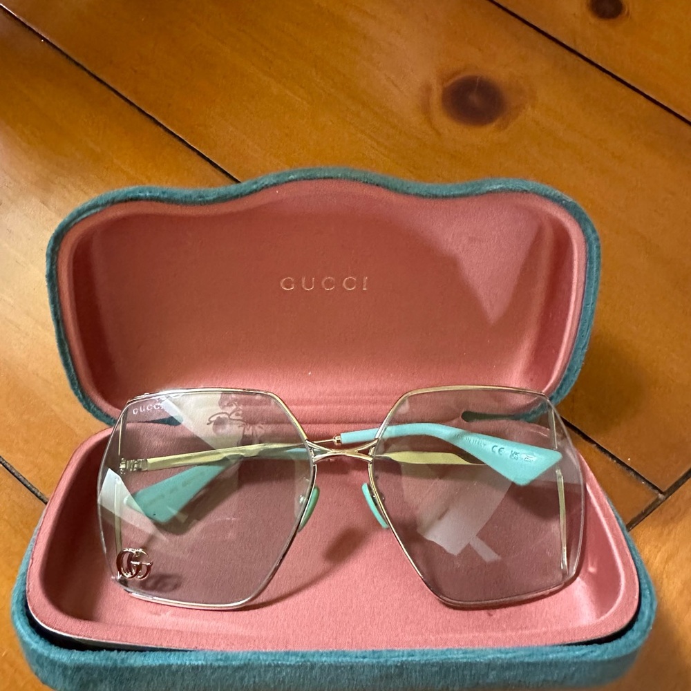 Gucci Gold Glasses Elegant Accessories